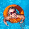 Собираем ребенка в аквапарк: что нужно для безопасного развлечения