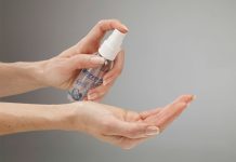 Почему важно обрабатывать руки антисептиком