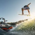Вейксерфинг и вейкбординг: что это за виды спорта