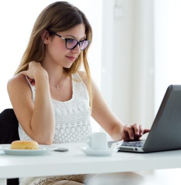 Какие платные инструменты продвижения товаров доступны на сайте OZON