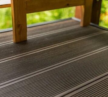 Доска террасная: выбор, установка и уход за деревянными настилами